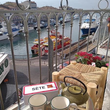 Grand T2 Au Coeur De Ville Avec Vue Sur Quais Et Mer Sete Bagian luar foto